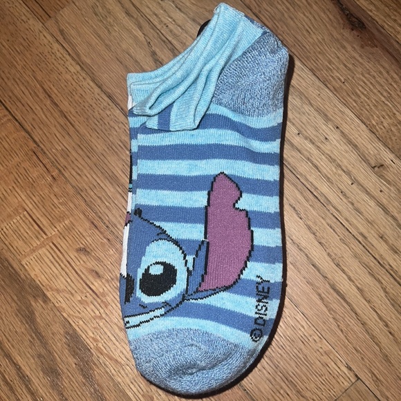 NEW WITH TAGS Disney Stitch Socks Pair of 6 Size 4-10 Women’s - Picture 4 of 6